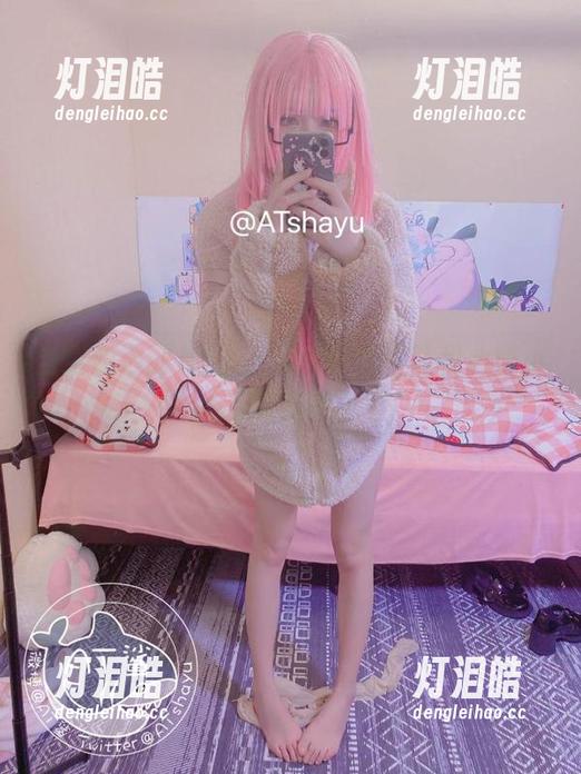 AT鲨 当空姐遇到AT鲨,cos的照片让我心脏小鹿乱撞