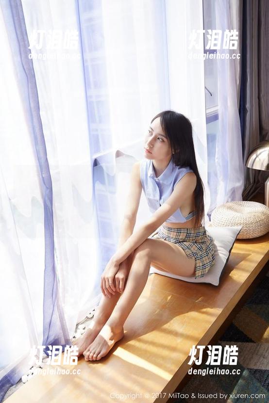 MiiTao蜜桃社-梦乃Mandy MiiTao蜜桃社 - 不同寻常的紫色泳装,梦乃Mandy的定制写真带你飞越夏日,顺便能遇见照相机的睡衣。