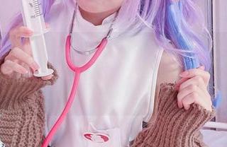 Sayo Momo带来了我们的股神级原神申鹤，原图免费，还不赶紧收下？