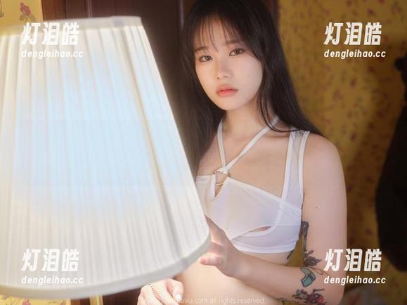 Sira(시라)的丝袜高清图像，身姿挺拔，让我暗自思考我的姿势还得练练！