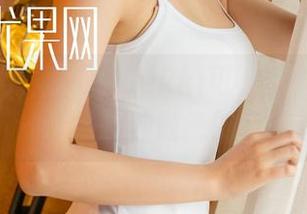 UGirls尤果网 - Sukki可儿的自拍作品:分享她那种随意的自信。