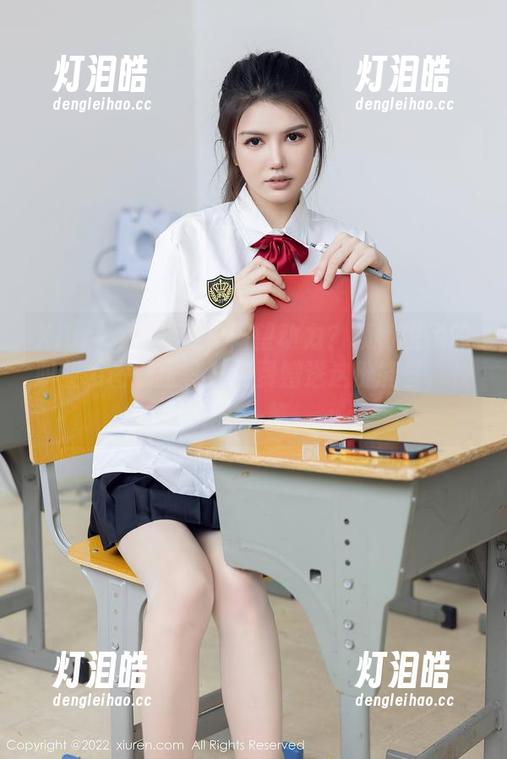 Xiuren秀人网 - 渴望动力？模特悦悦的职业装图册正等着免费赠送这份能量，快来瞧一瞧。