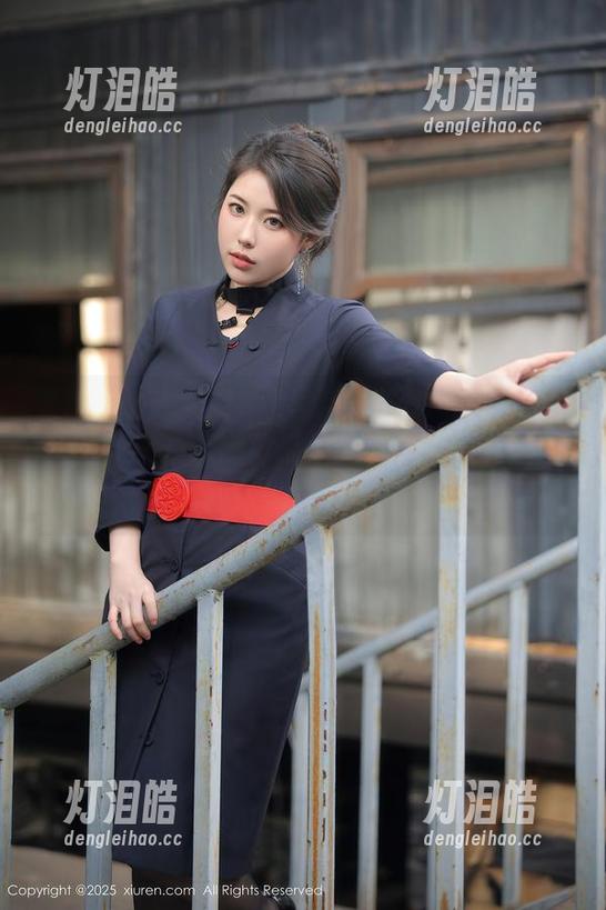 Xiuren秀人网-陆萱萱cecillia Xiuren秀人网 - 陆萱萱cecillia的泳池套图,水的清澈仿佛盛装着……呃,随便想象吧。