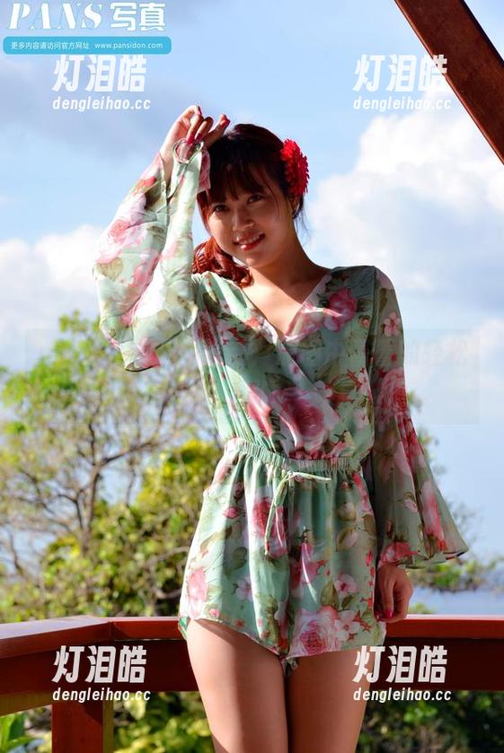pans-蕾蕾 pans - 校服的逆袭:原图中蕾蕾的轻松戏谑