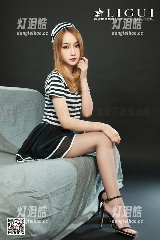 丽柜-兔子 丽柜 - 兔子的毛衣写真,集合了我无法理解的选择,哈哈。