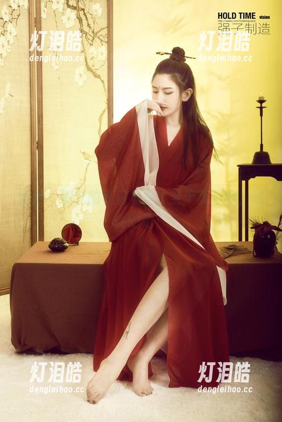 丽柜-敏儿 丽柜 - 敏儿的私房写真,至于美脚嘛,顺便的吧!