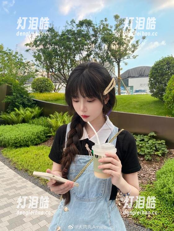大肉丸Amiee 轻松随意的最新图册,大肉丸Amiee与死库水的完美碰撞!