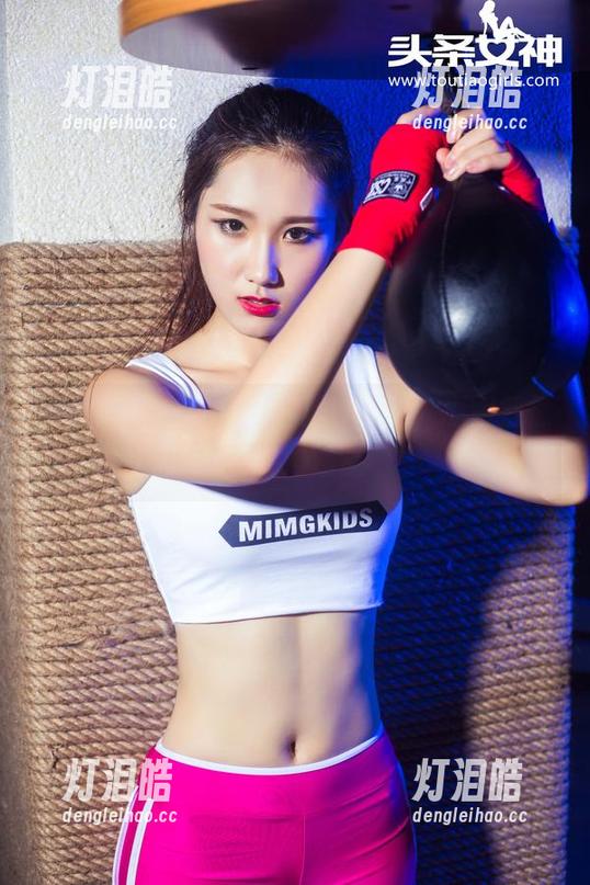 头条女神-申美嫣 头条女神 - 申美嫣的婚纱好美,原图就像梦,等我慢慢品味。