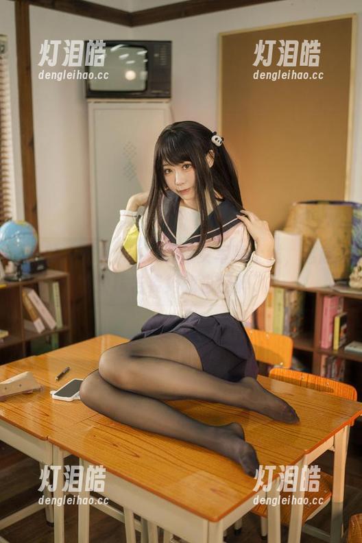 哈哈，安食Ajiki的修女写真上线，这尴尬的祷告姿势我也是醉了！