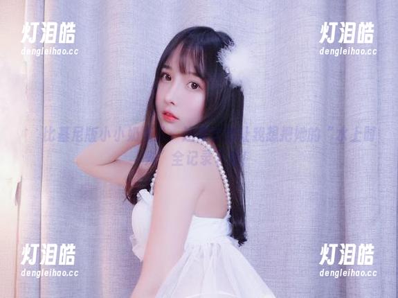 小小奶瓶儿 ``比基尼版小小奶瓶儿:这组套图让我想把她的“水上时光”全记录下来!