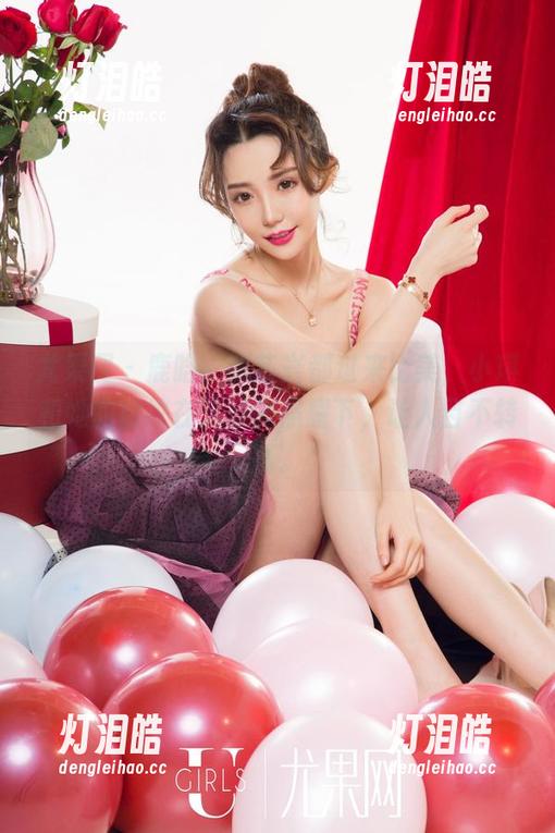 尤果网-小琪 尤果网 - 鹿晗、张艺兴都过来比美,小琪和她的豹纹在无圣光照耀下,让人目不转睛。