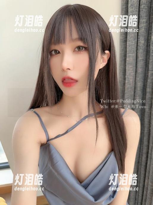 布丁大法 衣角微撩,肉丝写真里的布丁大法,太有趣了