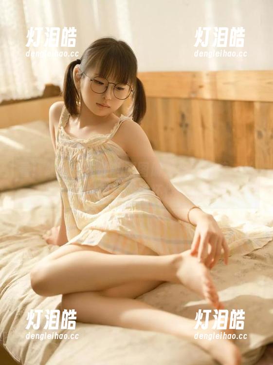 幼水铃衣 看!幼水铃衣的礼服图册,背影透着一丝调皮的破坏性