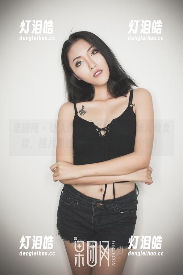 果团网 - 让人眼前一亮的蜜桃Q妹儿修女款，图片里的神圣气息适合给个赞！
