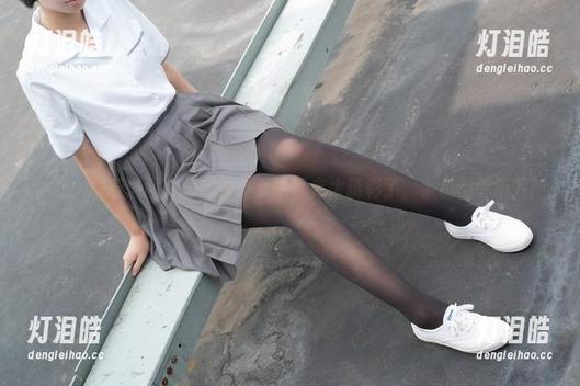 森萝财团 小心,森萝财团校服肉丝少女的图库太精彩了,手机都拿不下!