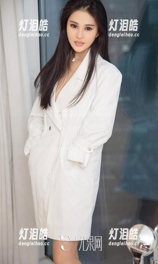 爱尤物-井酱baby 爱尤物 - 井酱baby的办公室全套写真:工作还是放飞?一个问题而已!