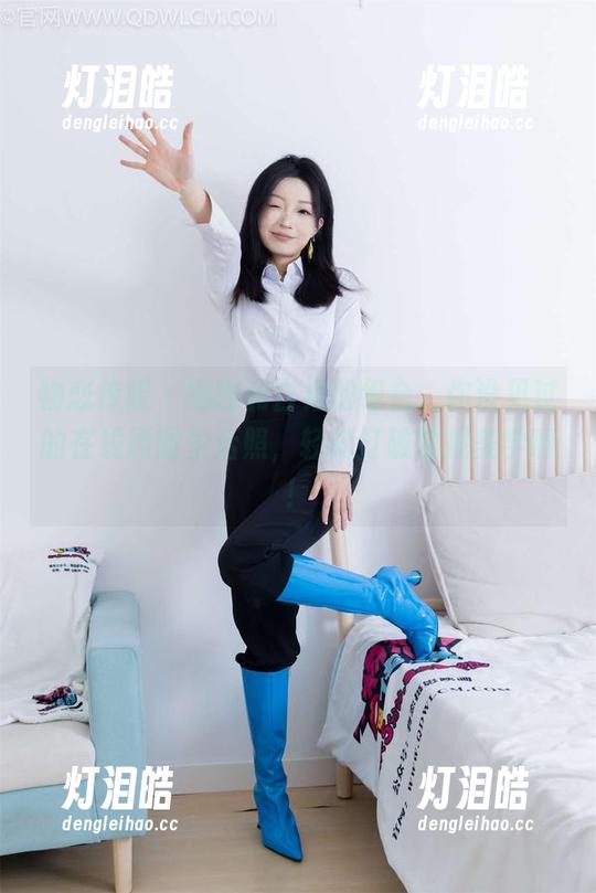 物恋传媒 - 嘟嘟和白裙的组合，你没见过的在线原图生活照，轻松打破常规美学啊！