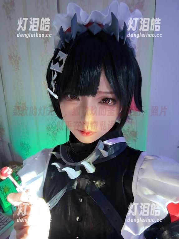 柔软的灯光下，狐玖玖的圣诞美图，照片似乎在窃窃私语…