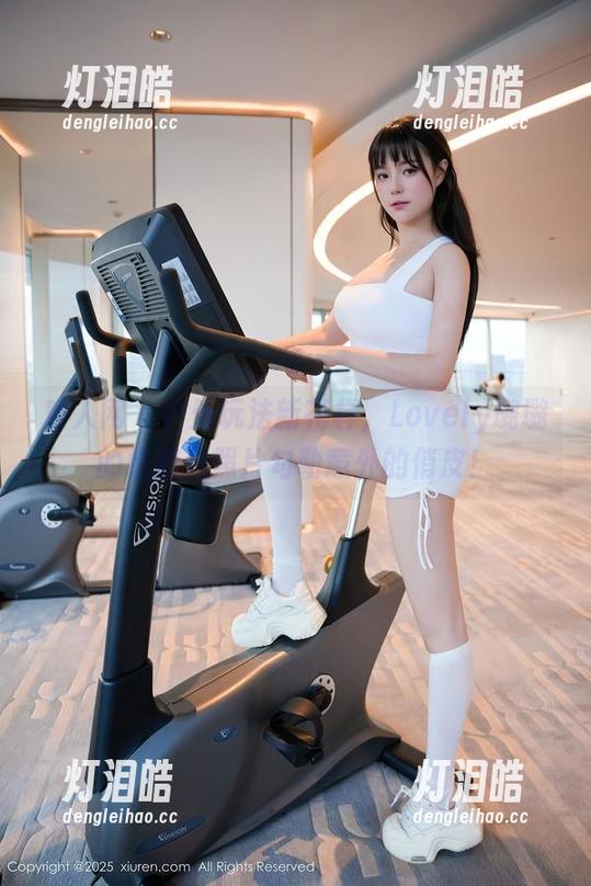 秀人网 - 户外玩法新花样，Lovely璐璐的原图和照片勾勒意外的俏皮！