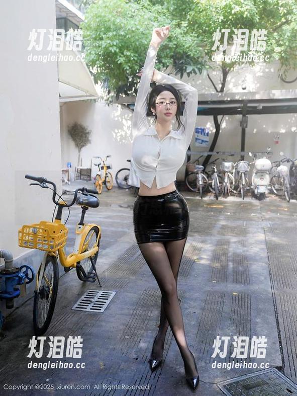 秀人网-娜露Selena 秀人网 - 还在说裤里丝?娜露Selena的图包里全是巧思和小心机。