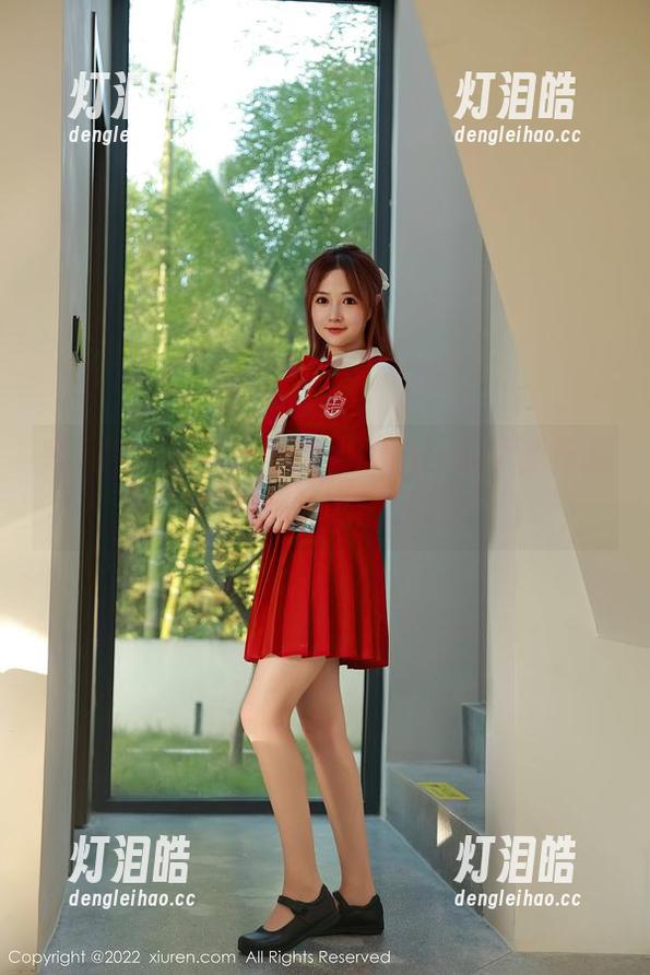 秀人网-小甜angle 秀人网 - 在海边,小甜angle的更新作品集里藏着点什么呢?
