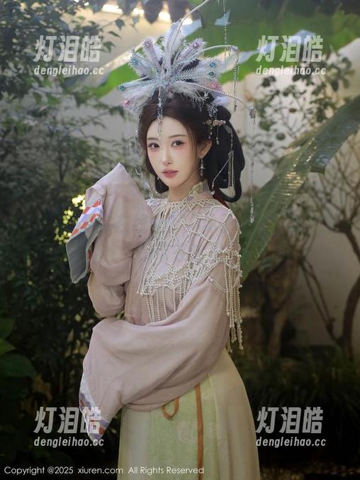秀人网-沐子熙V 秀人网 - 你在线吗?“沐子熙V”和她的吊带在这里