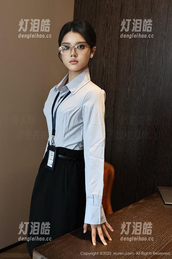 秀人网-顾楚楚 秀人网 - 最新力作“女孩”,顾楚楚不仅仅是在拍照,还有脑洞大开的能力呐。