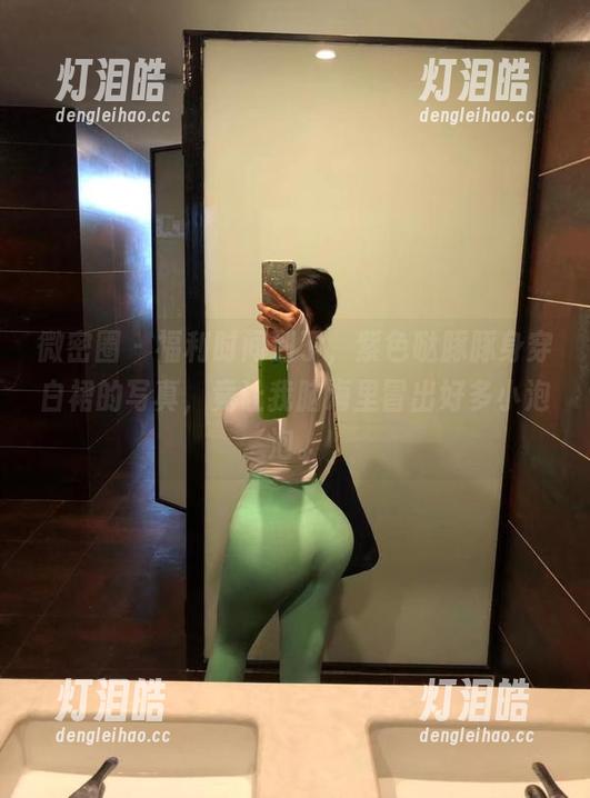 紫色哒豚豚 微密圈 - 福利时间到了,紫色哒豚豚身穿白裙的写真,竟让我脑海里冒出好多小泡泡。