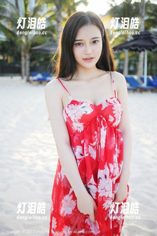 美媛馆 - 白色私拍，Carina绮里嘉在时尚边缘游走，古怪又迷人
