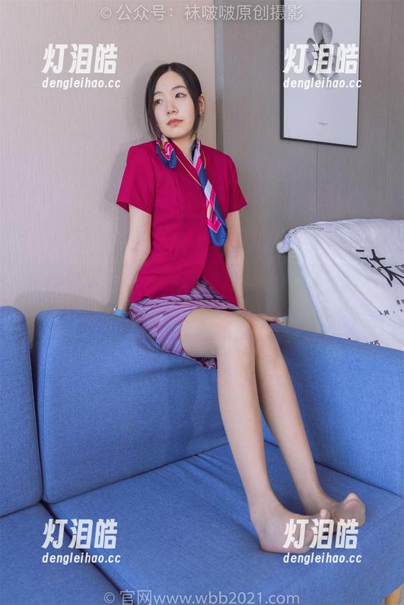 袜啵啵-甜甜圈 袜啵啵 - 甜甜圈大胆尝试泳衣写真,能不能毁掉她的网红人设?分享你的想法。