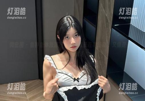鱼神鱼 微密圈 - 鱼神鱼体操服写真,既像是在做运动,又像是在和衣柜亲密对话!