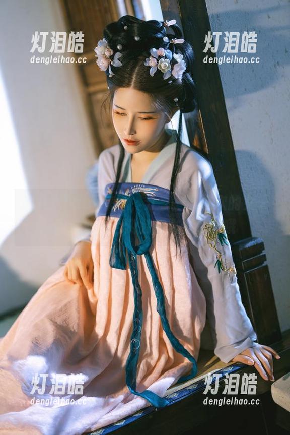 鹿八岁baby 鹿八岁baby来了,分享一下这次的女天狗造型,目测会有人惊呼的哦